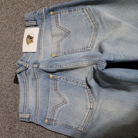 🌟Host Pick🌟VERSACE Floral Embroidered Jeans size 25 - Picture 8 of 14